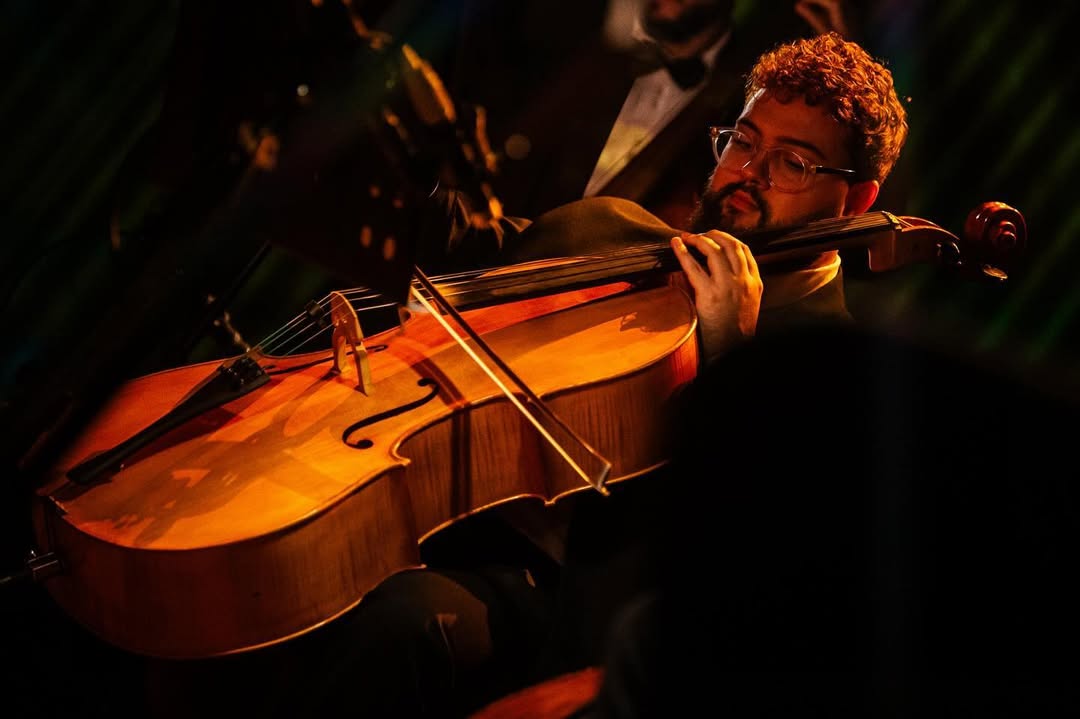 Retrato de Marthin Goiano, Violoncelista · Orquestra Filarmônica Catarinense.